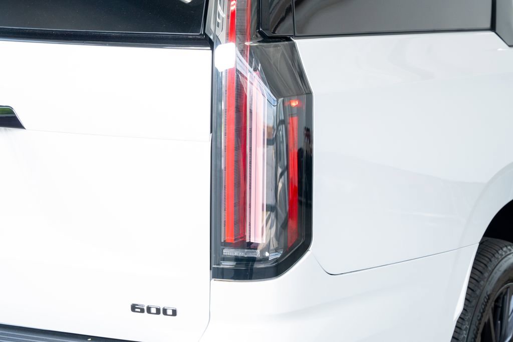 Used 2025 Cadillac Escalade ESV Sport w/ LPO, ONYX Package image 25