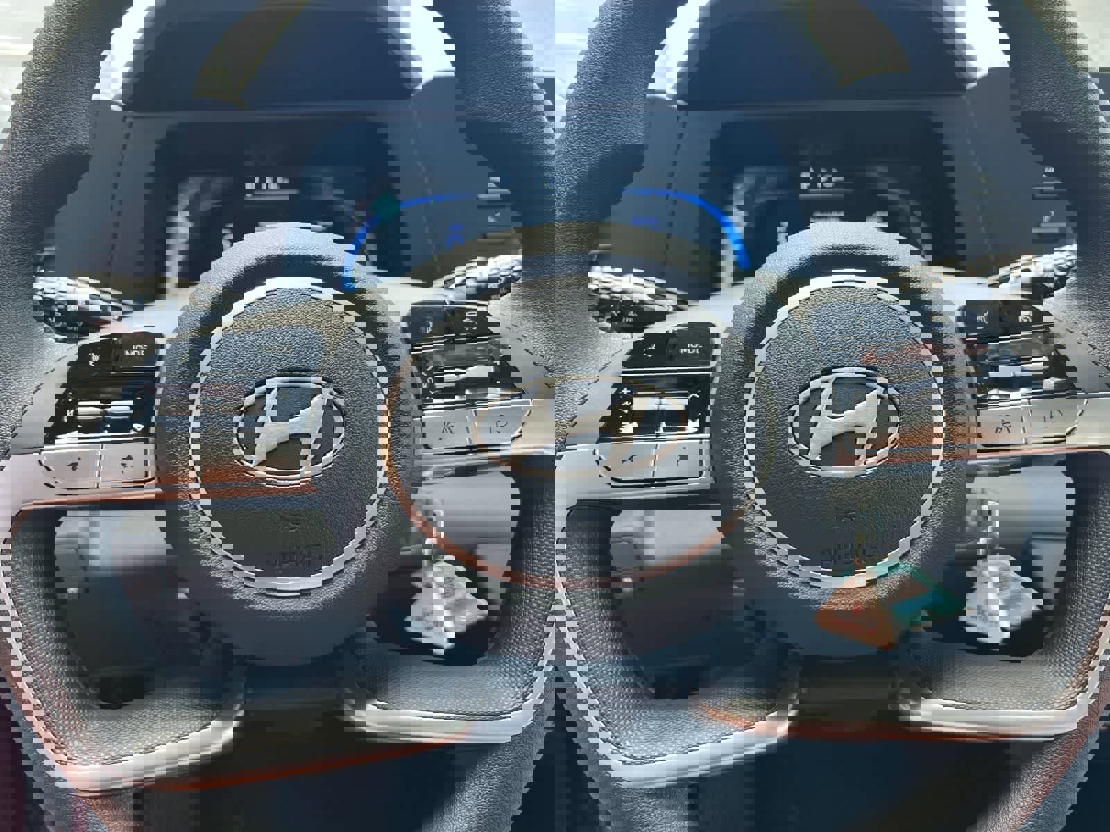 New 2025 Hyundai Elantra SE image 21