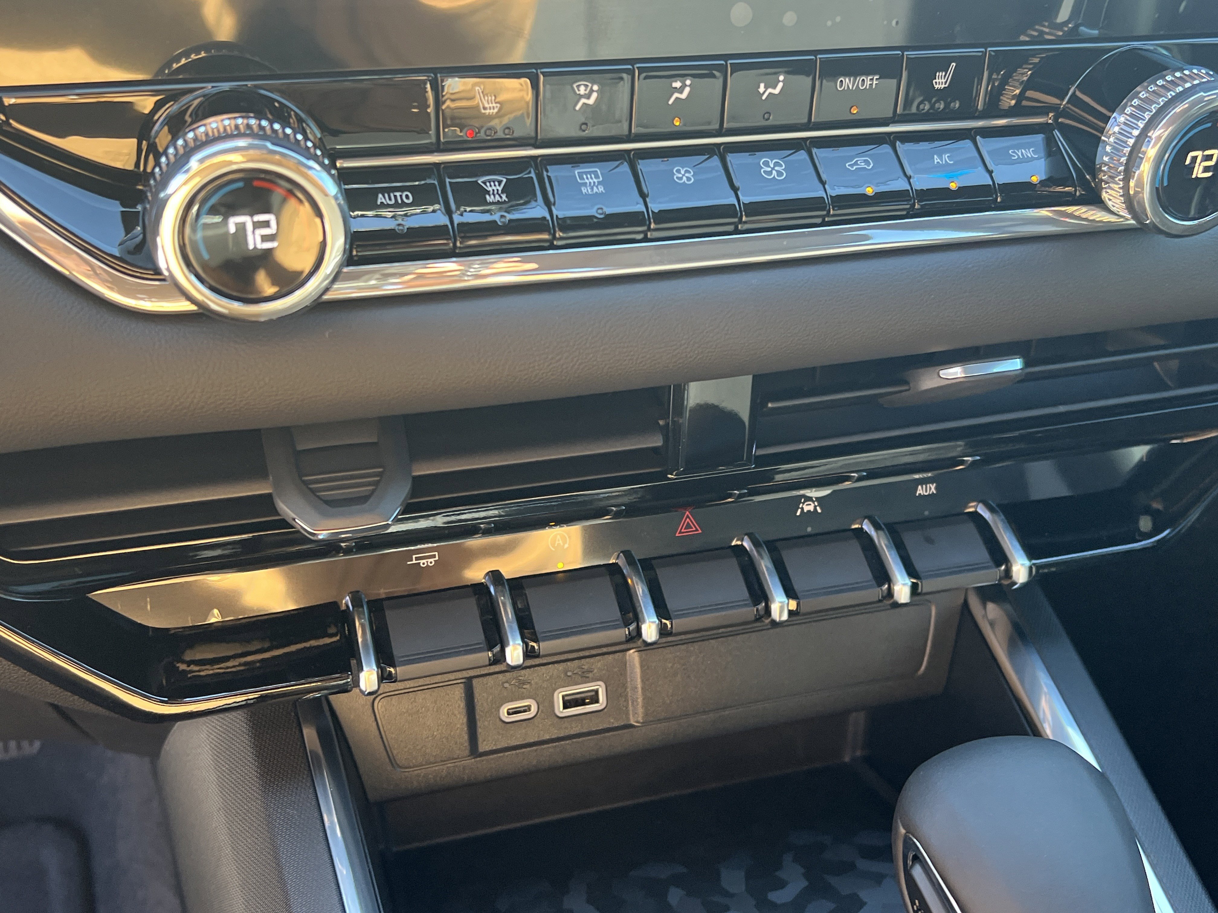New 2026 GMC Canyon Elevation w/ Convenience Package image 28