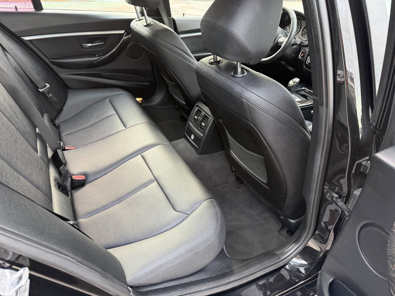 Used 2018 BMW 330i xDrive Sedan AWD/4WD image 22