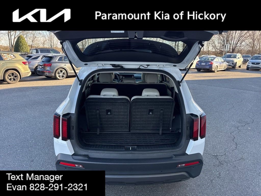 Used 2023 Kia Sorento S w/ Panoramic Sunroof Package image 10