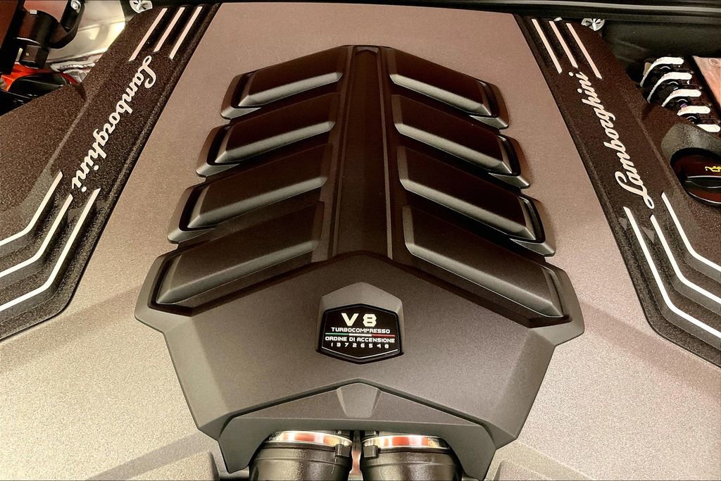 Used 2025 Lamborghini Urus SE image 16