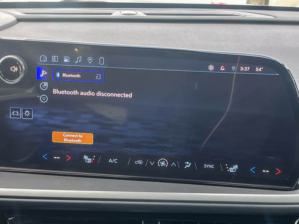 Used 2026 Chevrolet Traverse LT w/ Driver Confidence Package image 13