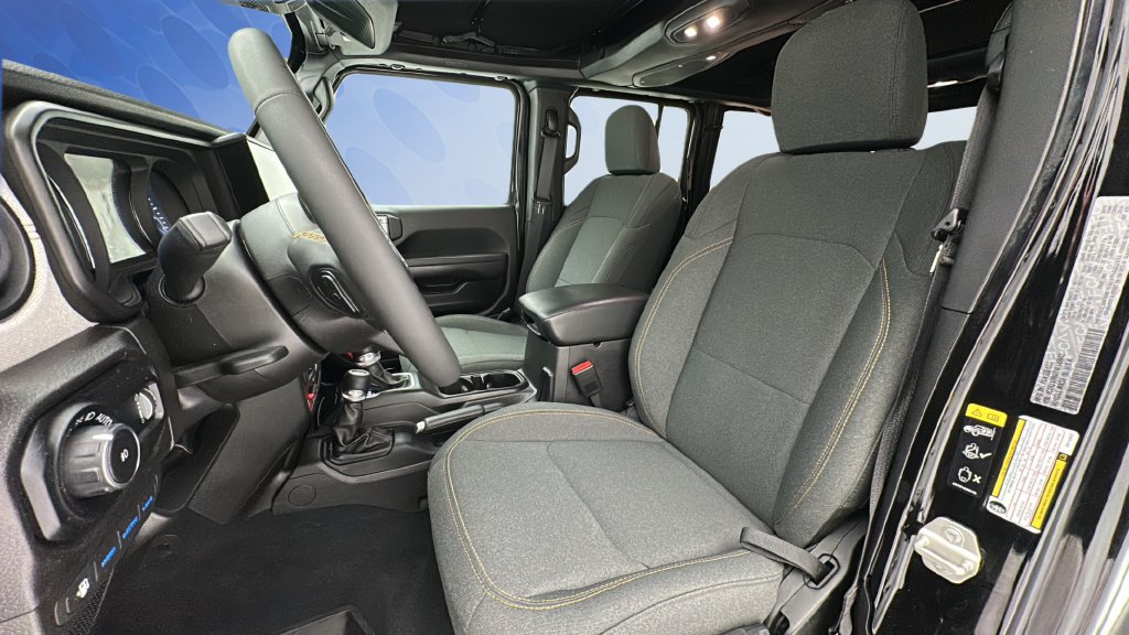 Used 2024 Jeep Wrangler Unlimited AWD/4WD image 14