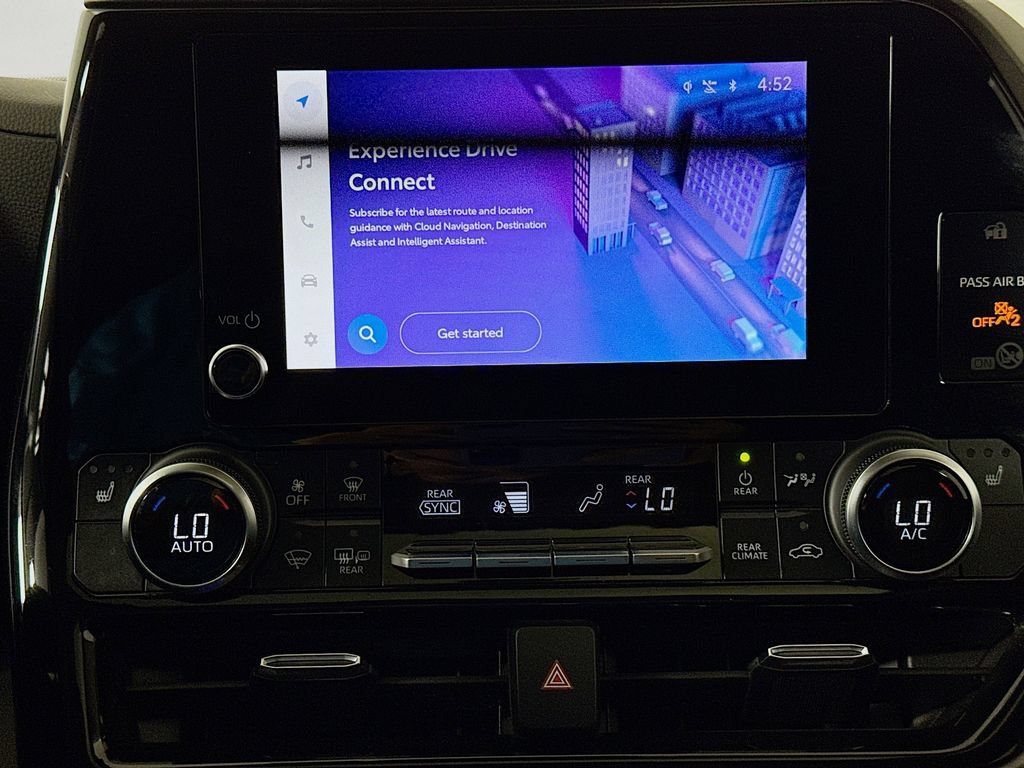 Used 2023 Toyota Highlander XLE FWD image 13