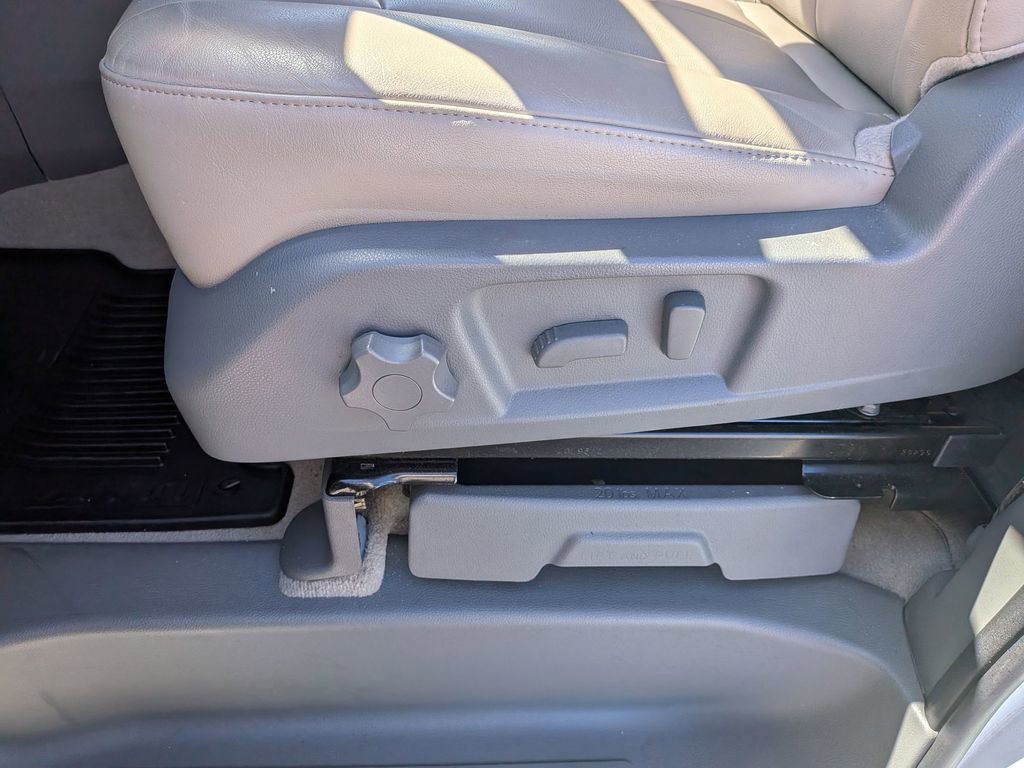 Used 2021 Nissan NV 3500 SL image 12