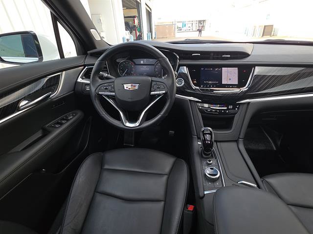 Used 2025 Cadillac XT6 Premium Luxury FWD image 15
