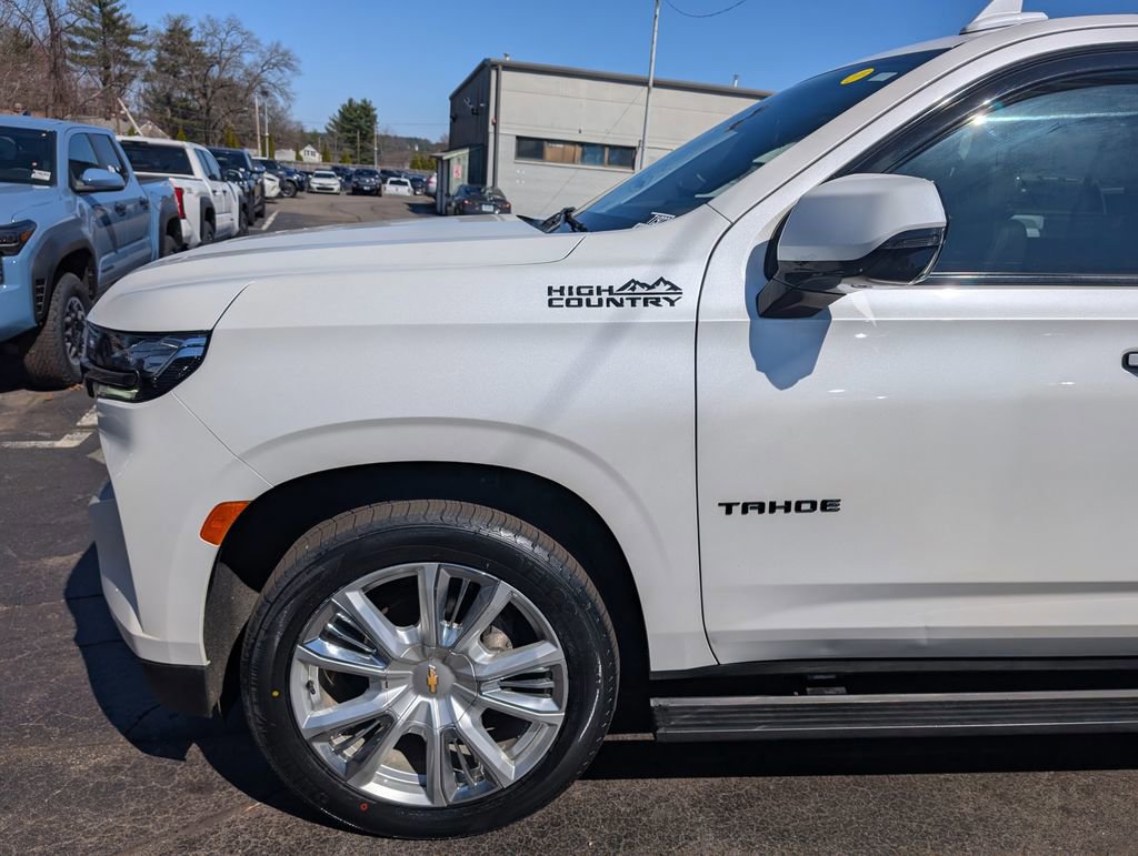 Used 2022 Chevrolet Tahoe High Country w/ Premium Package 2 AWD/4WD image 2