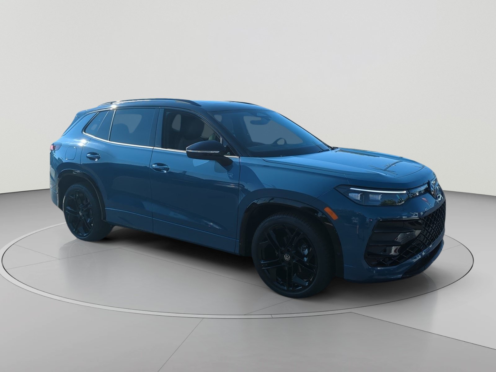 New 2026 Volkswagen Tiguan SE R-Line FWD image 7