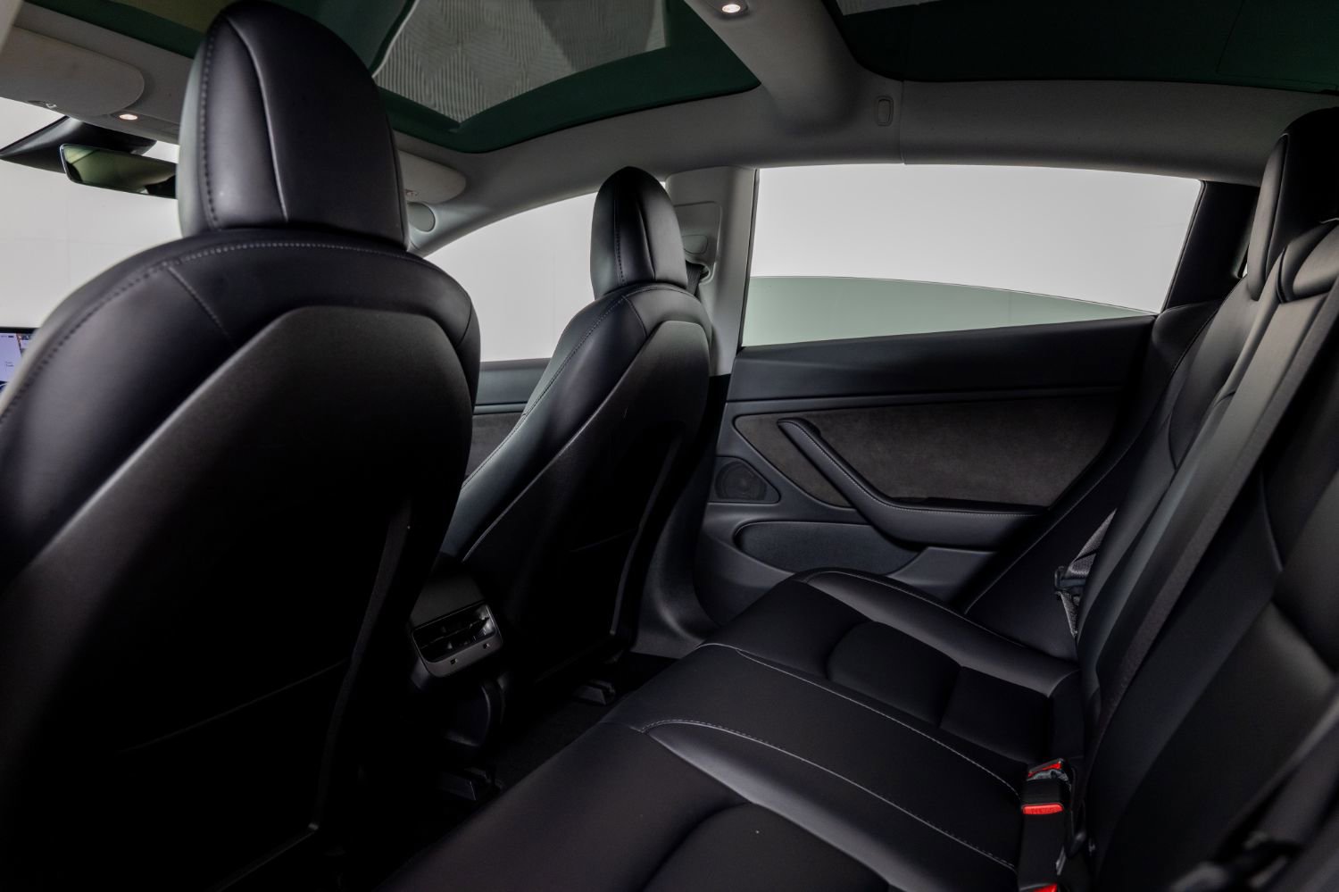 Used 2018 Tesla Model 3 Long Range AWD/4WD image 19