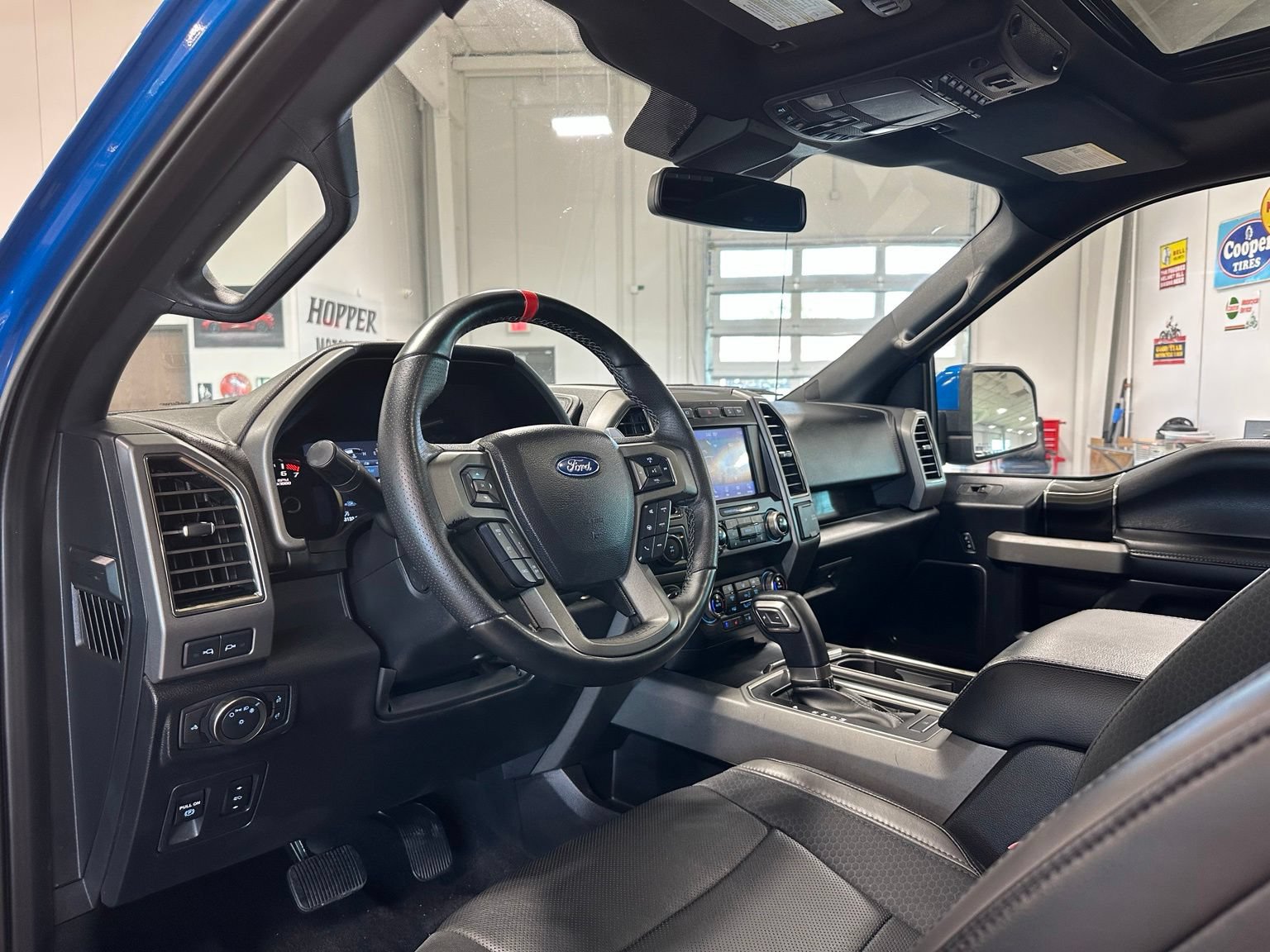 Used 2019 Ford F150 Raptor w/ Equipment Group 802A Luxury AWD/4WD image 17