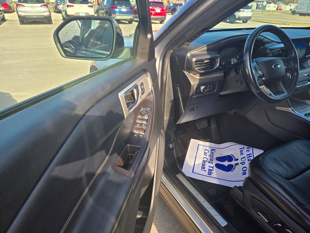 Used 2020 Ford Explorer Limited image 6