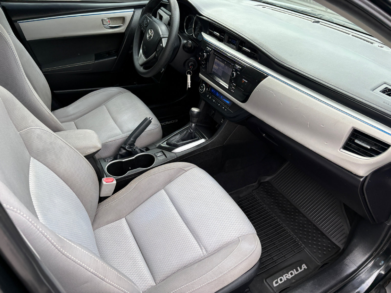 Used 2016 Toyota Corolla LE FWD image 21