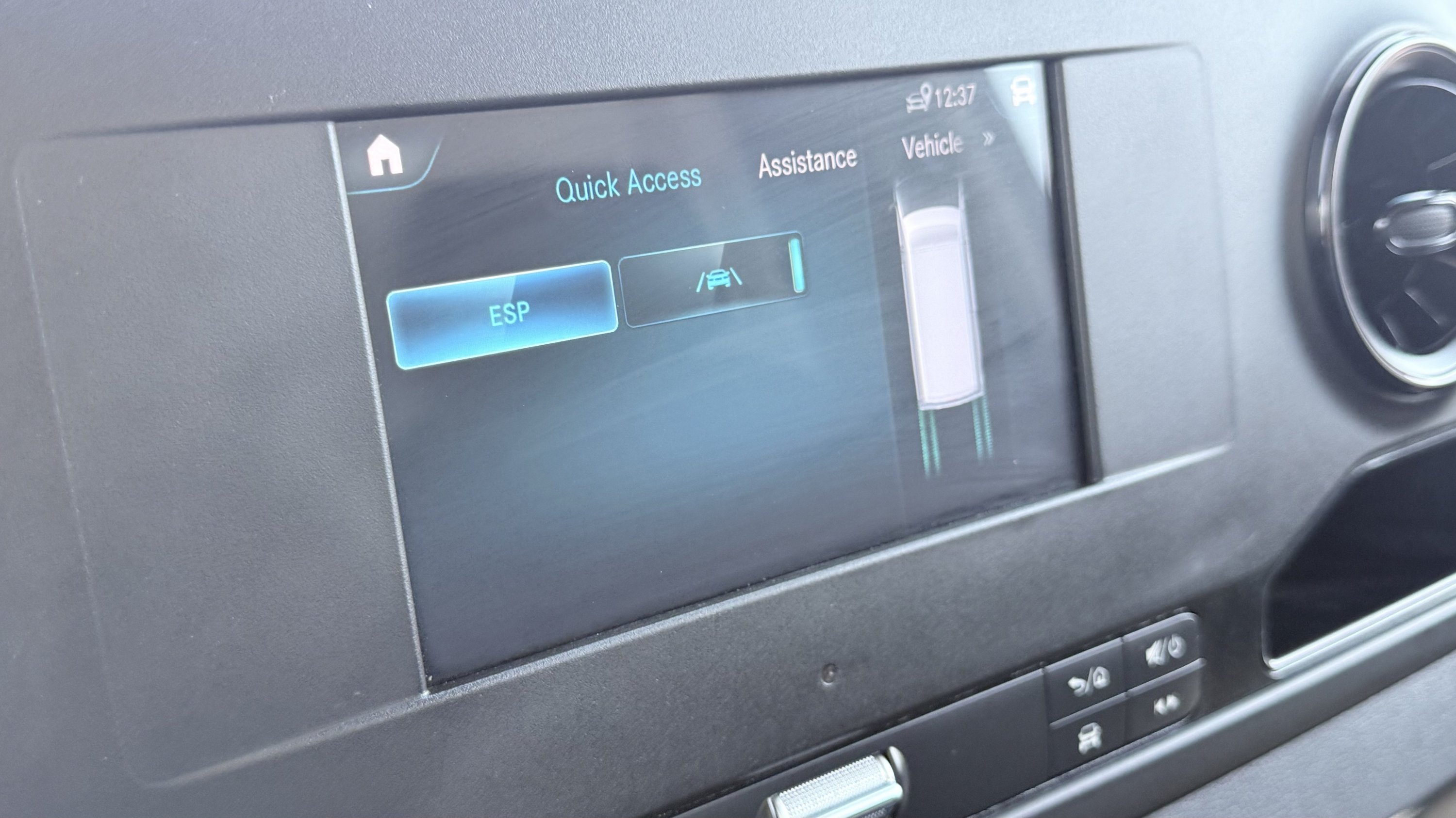 Used 2020 Mercedes-Benz Sprinter 3500 w/ Premium Package image 48