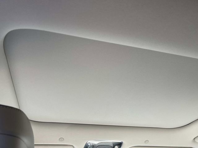 Used 2023 Genesis GV80 2.5T w/ Prestige 20" Package image 33