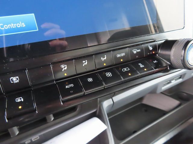 Used 2024 Chevrolet Brightdrop 400 w/ Commercial Equipment Package AWD/4WD image 26