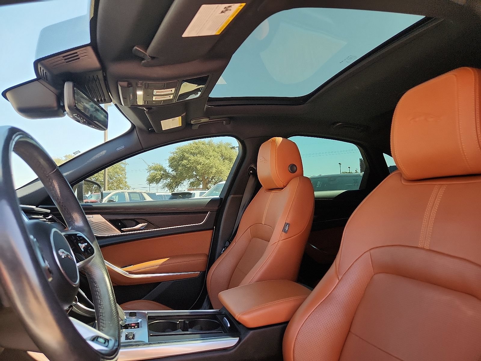 Used 2022 Jaguar XF R-Dynamic SE AWD/4WD image 14