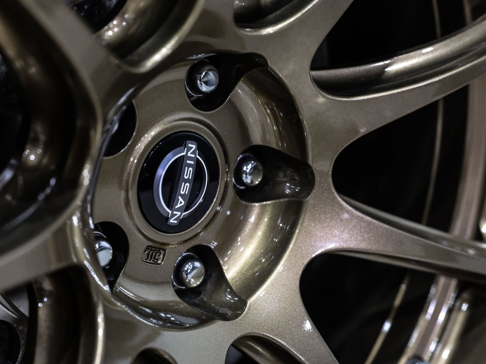 Used 2021 Nissan GT-R Premium AWD/4WD image 33