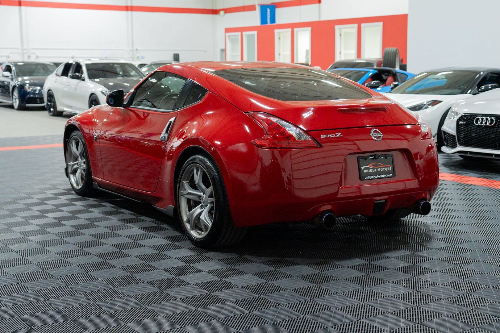 Used 2016 Nissan 370Z Coupe RWD image 4