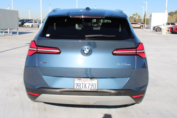 Used 2025 BMW X3 xDrive30i w/ Premium Package image 4