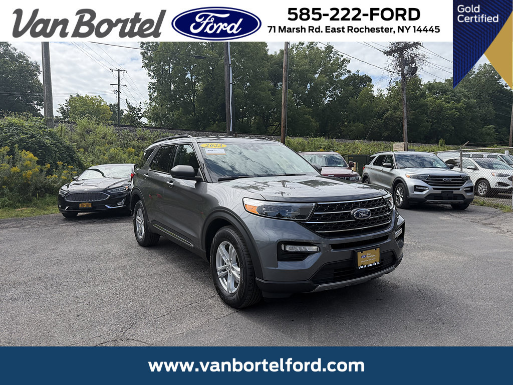Certified 2023 Ford Explorer XLT w/ Equipment Group 202A AWD/4WD image 1