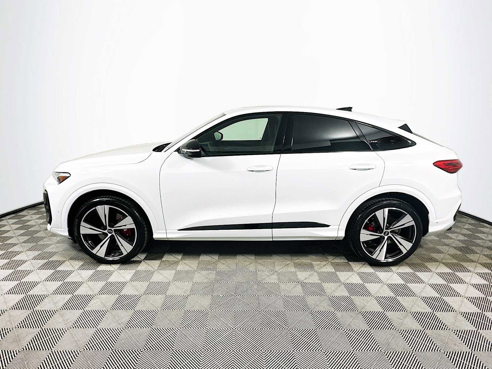 New 2026 Audi SQ5 Premium Plus AWD/4WD image 4