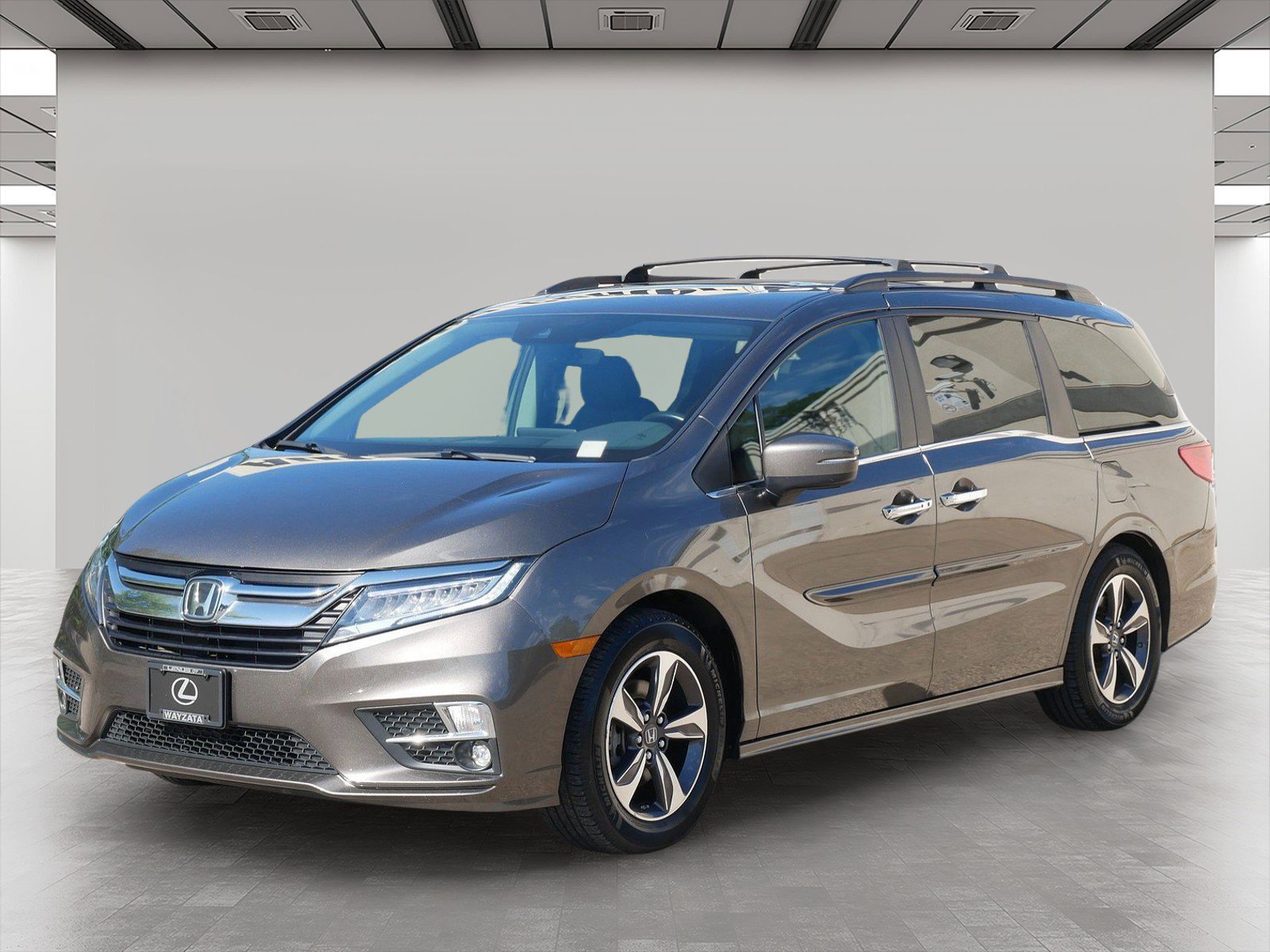 Used 2018 Honda Odyssey Touring image 2