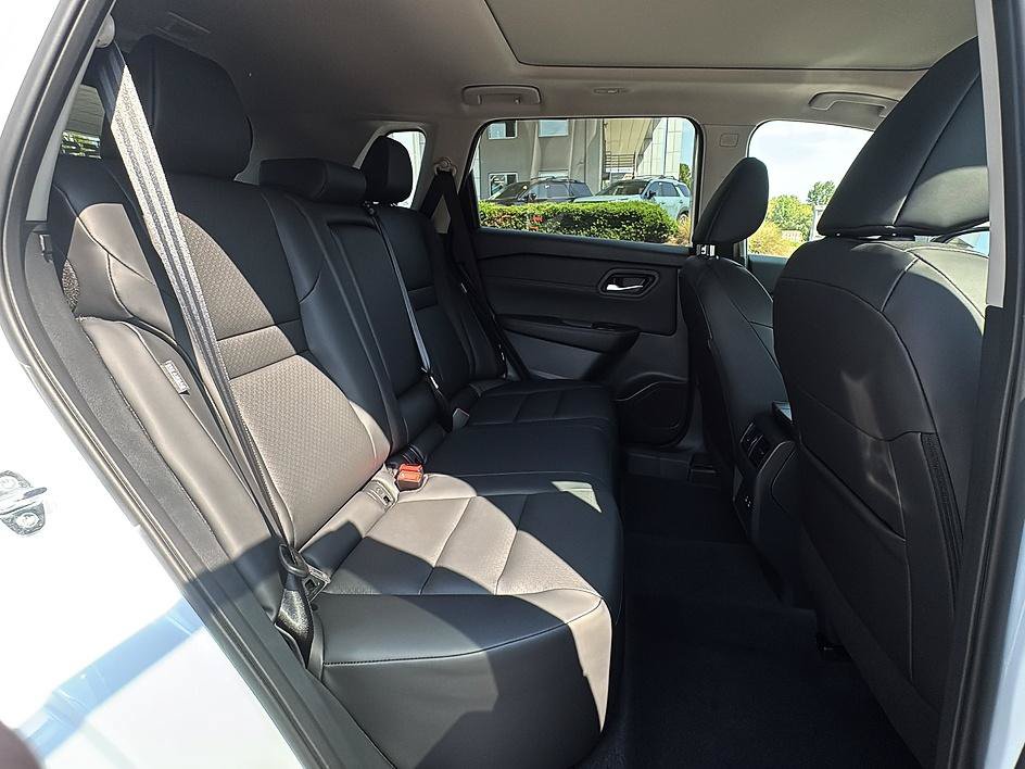 Certified 2026 Nissan Rogue Dark Armor AWD/4WD image 30