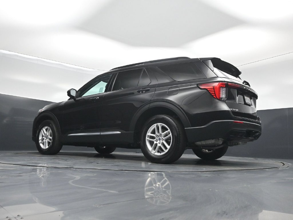 Used 2025 Ford Explorer Active AWD/4WD image 53