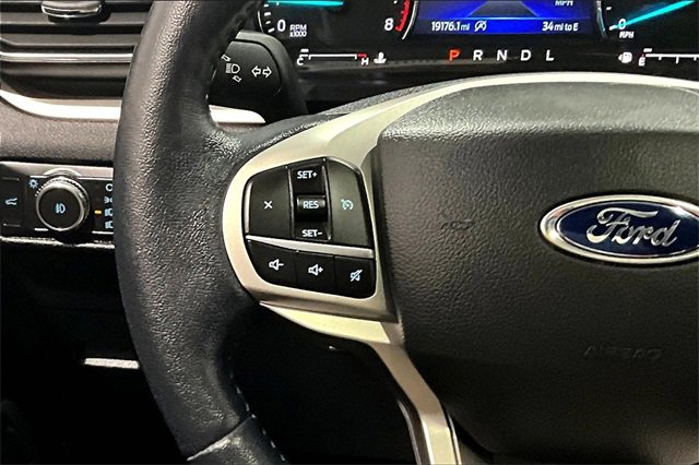 Used 2021 Ford Explorer XLT w/ Equipment Group 202A image 11
