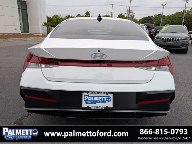Used 2025 Hyundai Elantra Limited FWD image 5