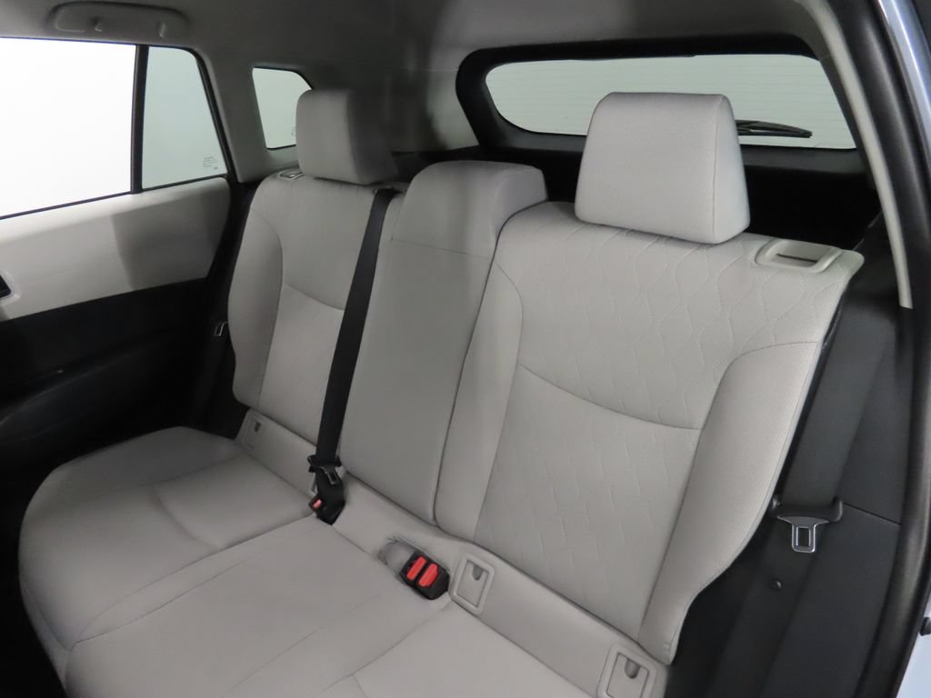 Used 2022 Toyota Corolla Cross LE AWD/4WD image 38