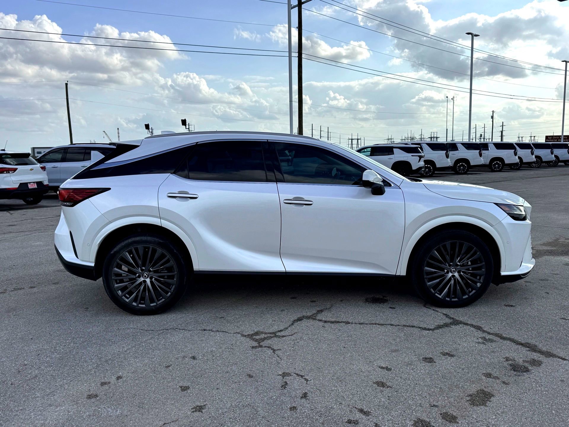 Used 2023 Lexus RX 350 FWD w/ Cold Area Package image 6