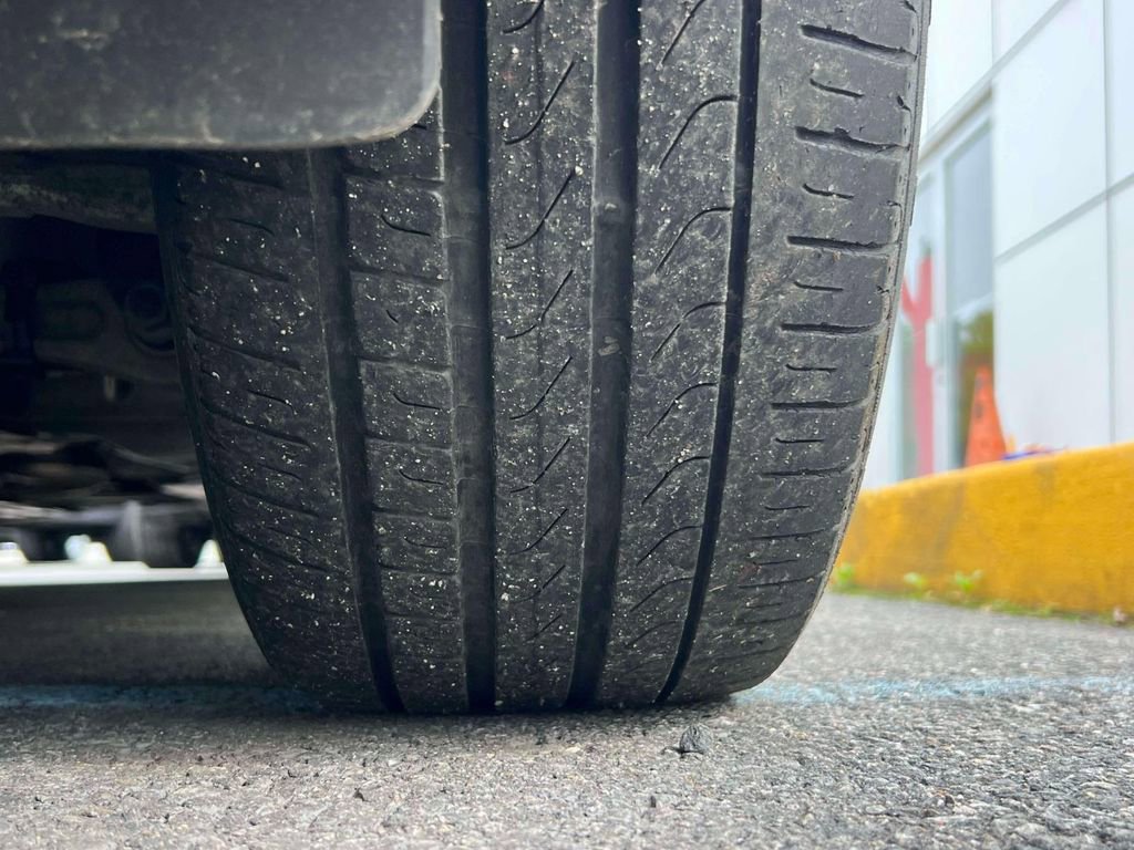 Used 2019 Mercedes-Benz C 300 4MATIC Sedan image 35