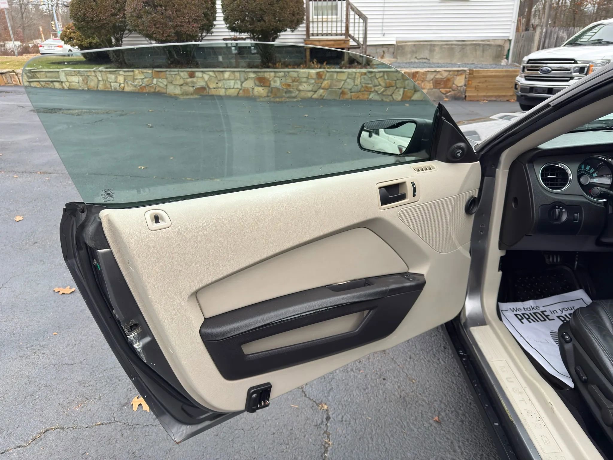 Used 2010 Ford Mustang Coupe image 14