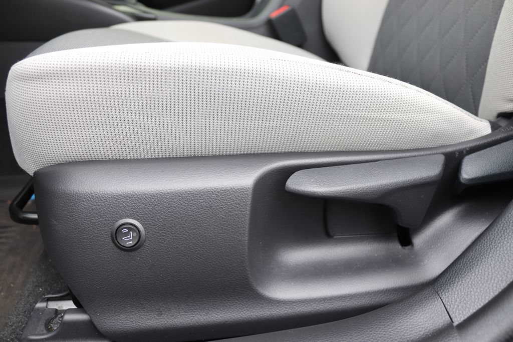 Used 2025 Toyota Corolla LE FWD image 8