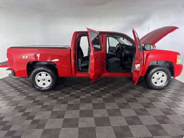 Used 2010 Chevrolet Silverado 1500 LT w/ Interior Plus Package AWD/4WD image 16
