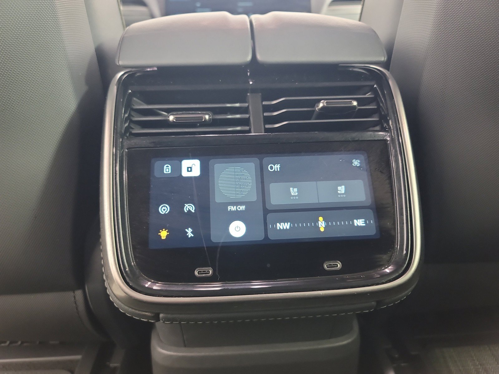 Used 2024 Rivian R1S Adventure AWD/4WD image 30