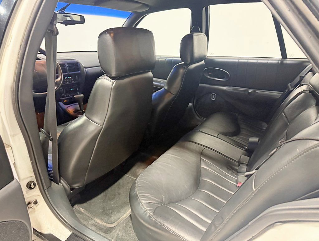 Used 1997 Oldsmobile Cutlass Supreme SL image 28