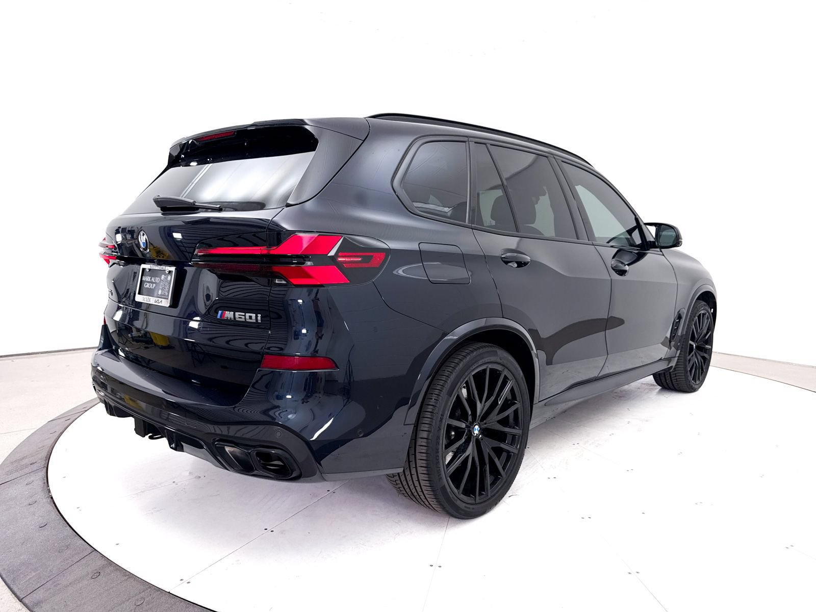 Used 2024 BMW X5 M60i AWD/4WD image 17