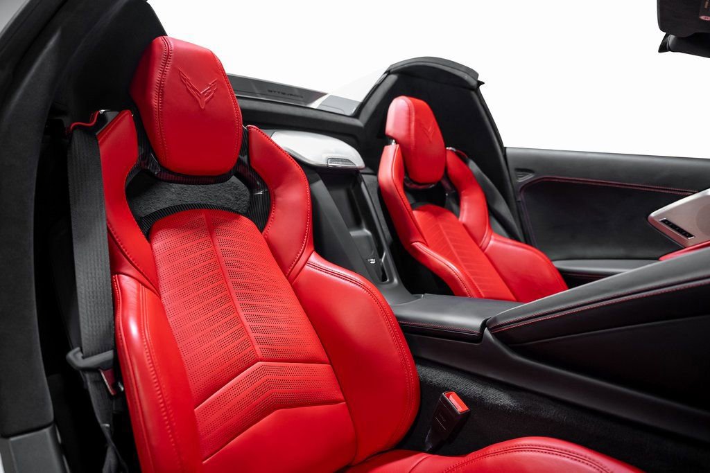 Used 2024 Chevrolet Corvette Stingray Premium Conv w/ 3LT image 32