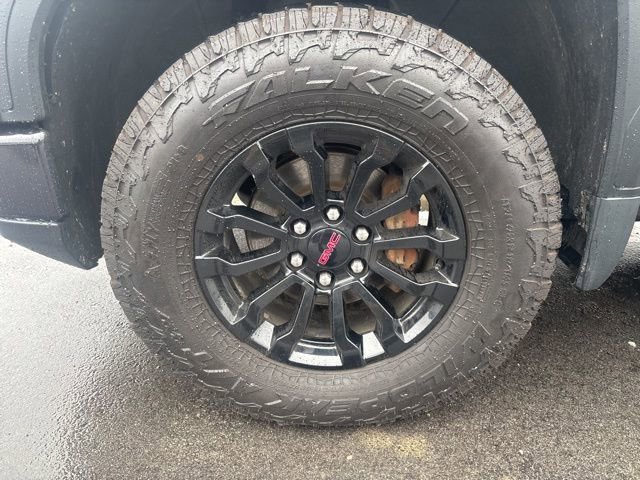 Used 2022 GMC Sierra 1500 AT4X image 2