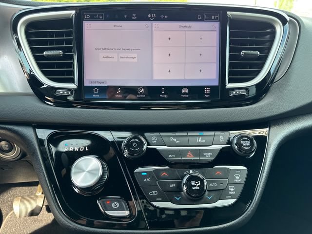 Used 2025 Chrysler Pacifica Select FWD image 19