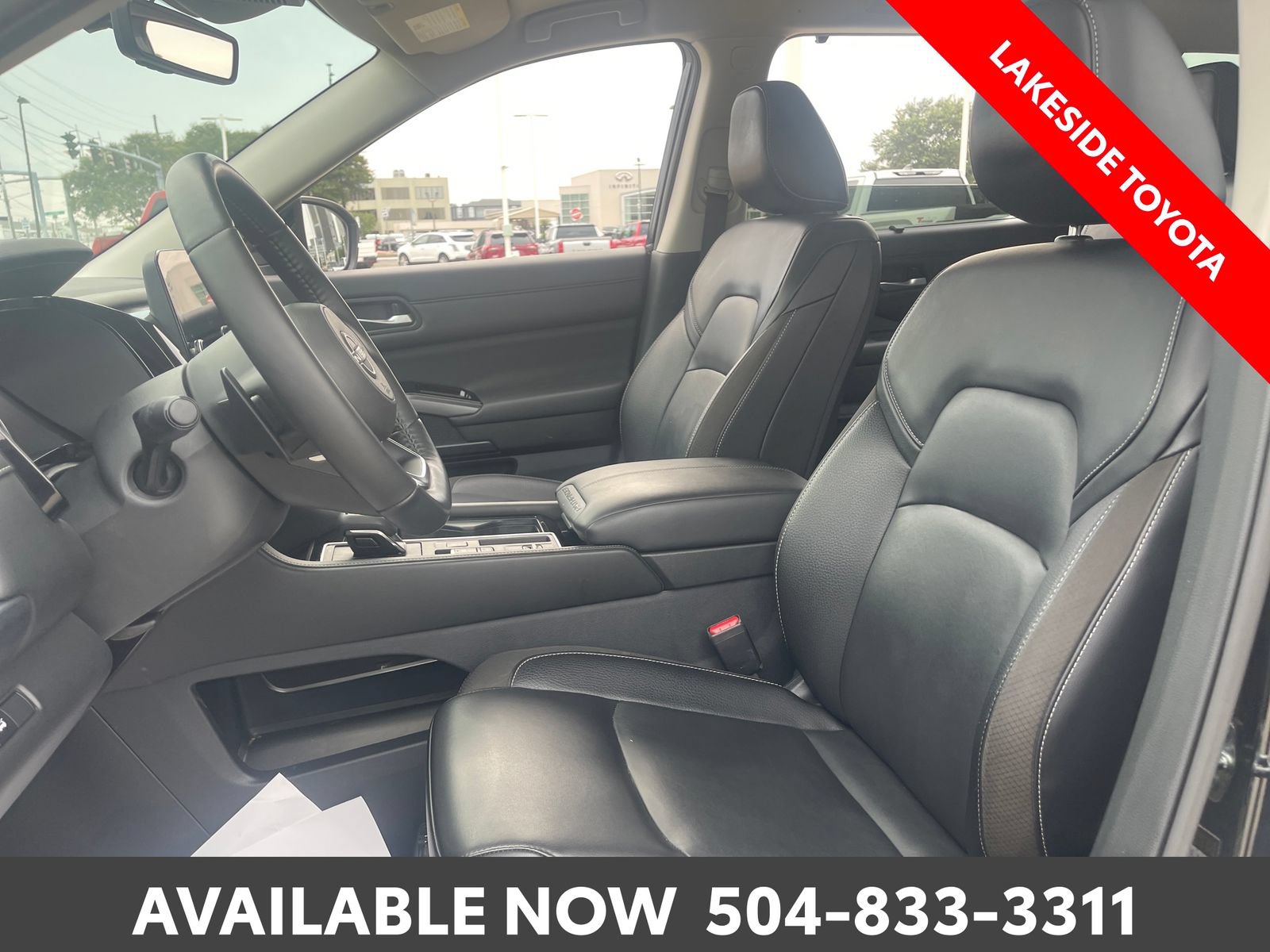 Used 2024 Nissan Pathfinder SL FWD image 28