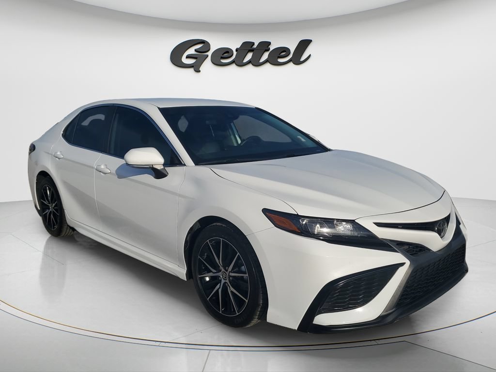 Certified 2023 Toyota Camry SE FWD image 3