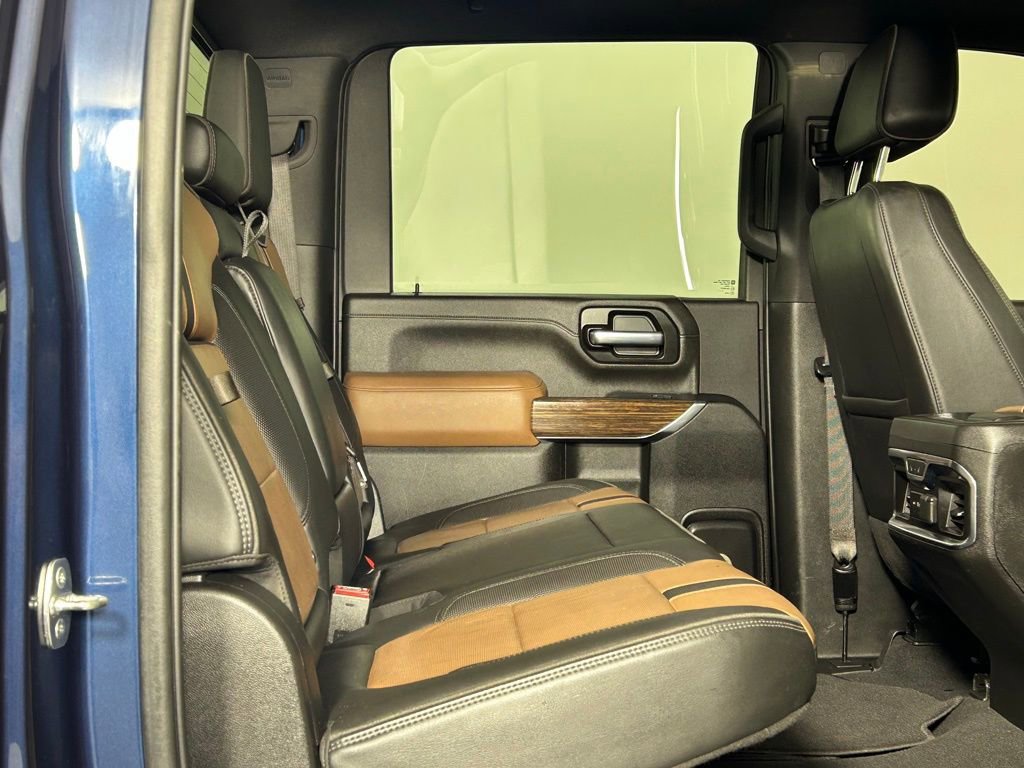 Used 2023 Chevrolet Silverado 3500 High Country image 14