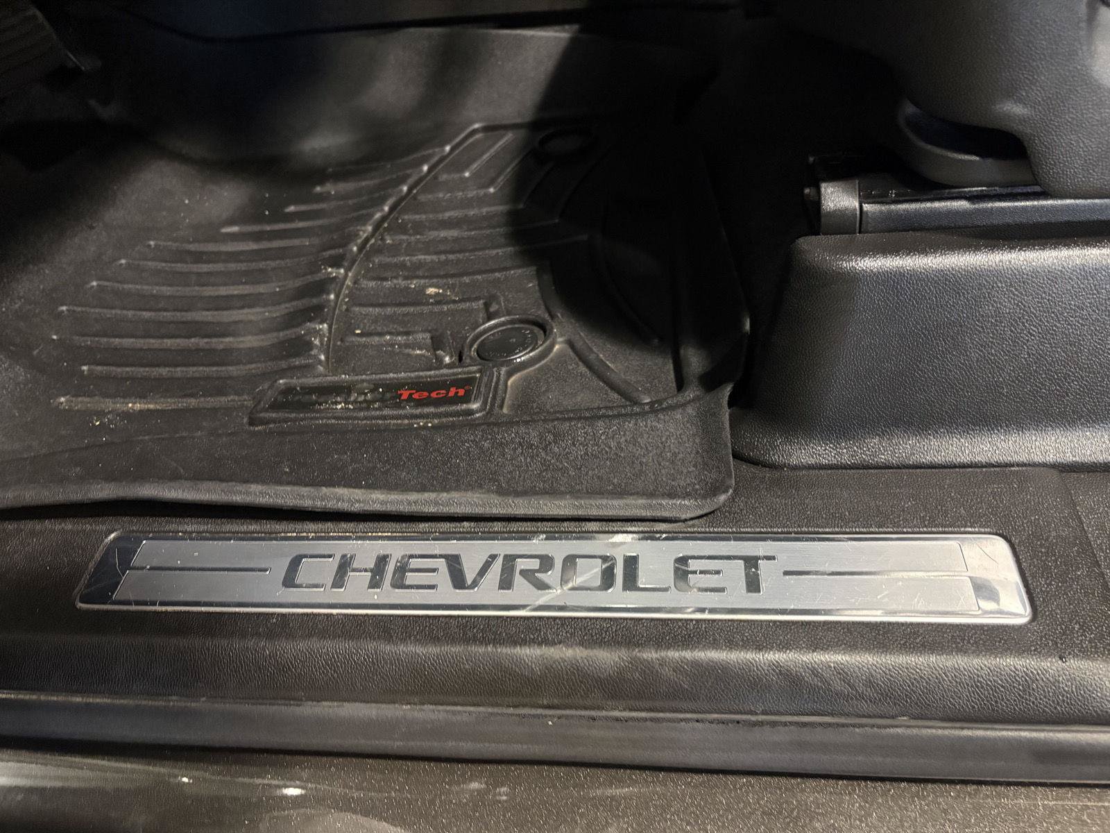 Used 2021 Chevrolet Suburban RST w/ Luxury Package AWD/4WD image 19