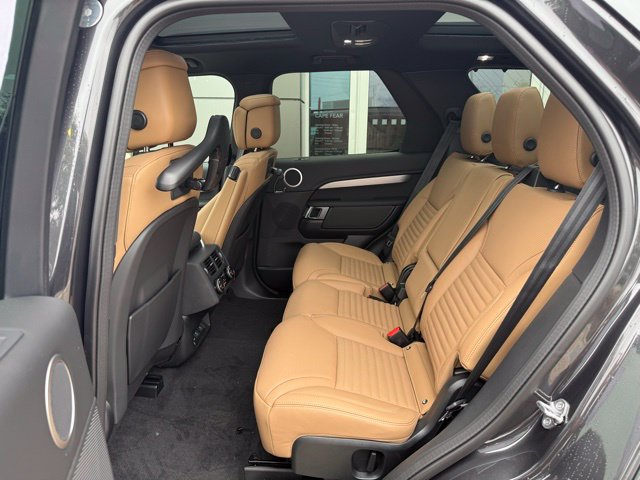 Certified 2026 Land Rover Discovery Limited Edition AWD/4WD image 30