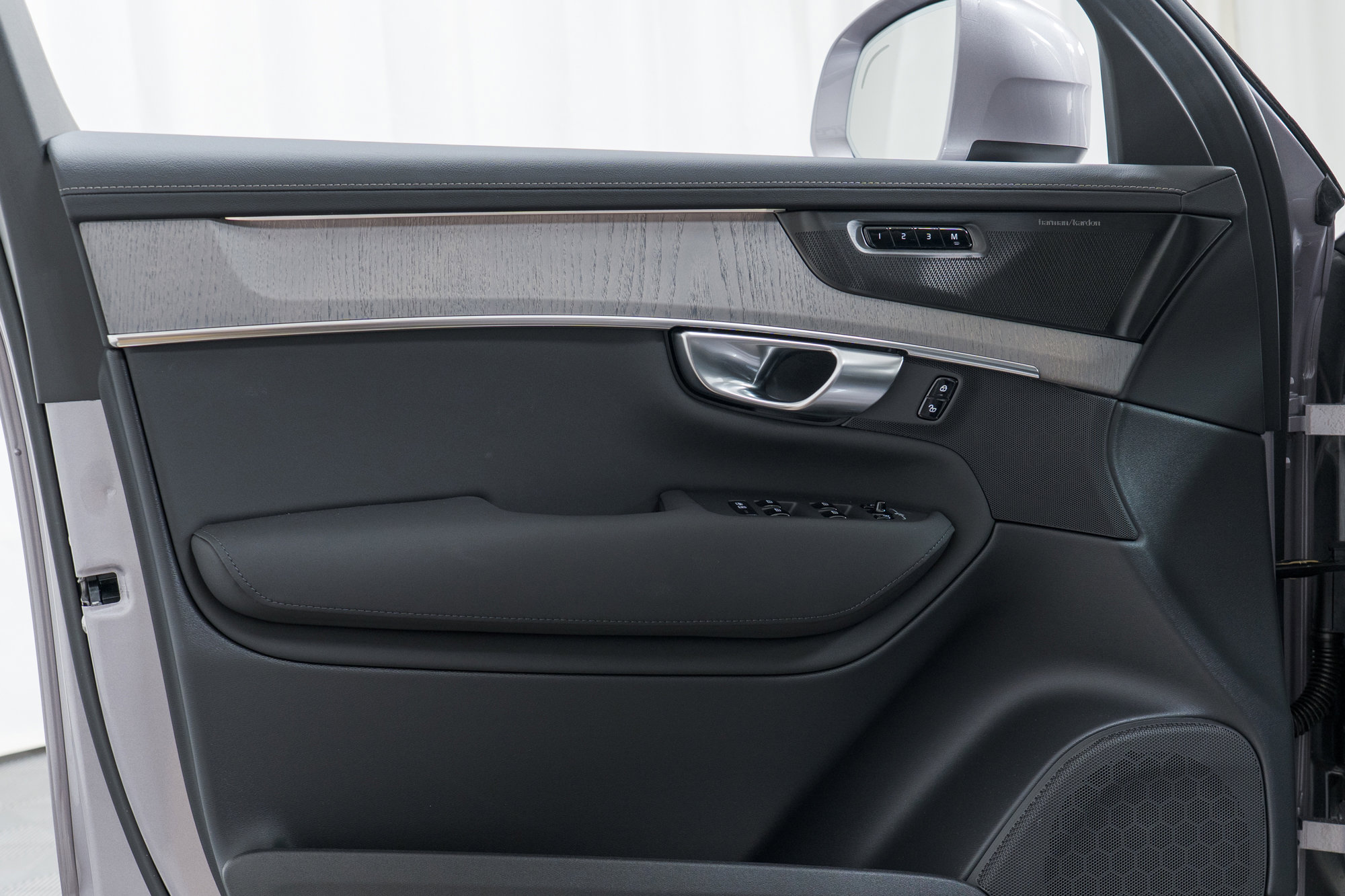 New 2026 Volvo XC90 B5 Ultra w/ Protection Package image 11