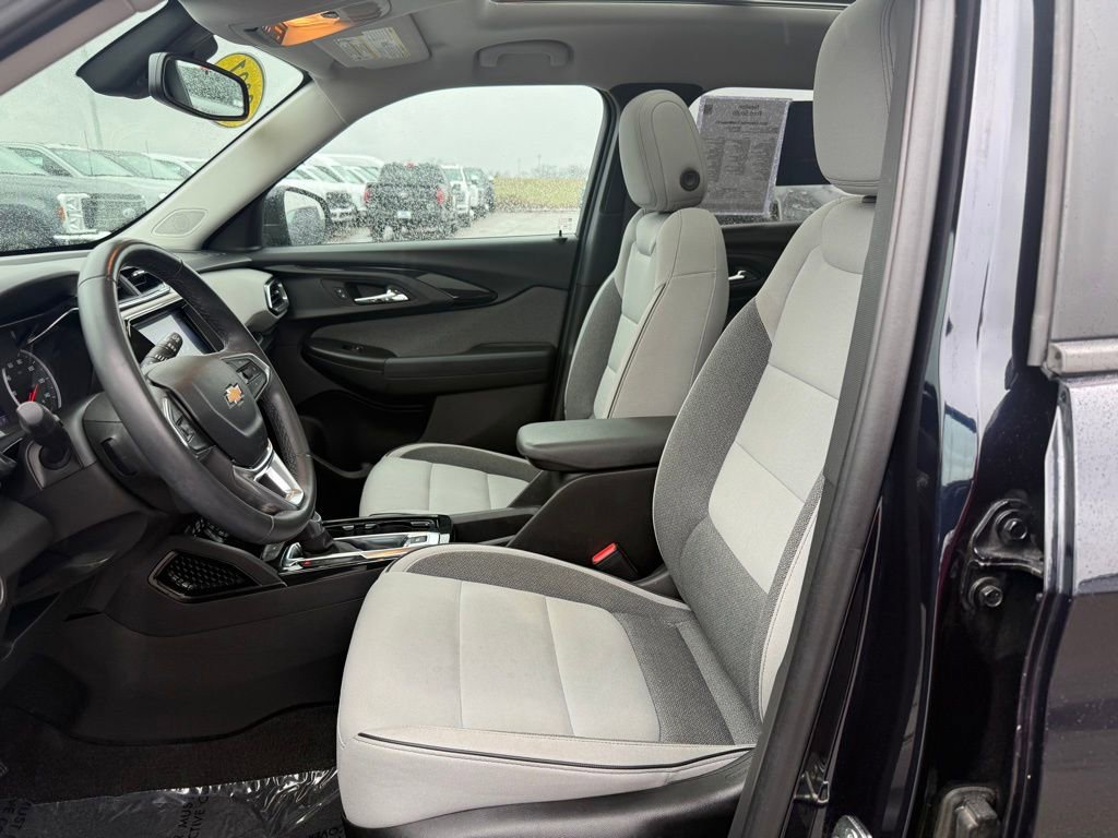 Used 2021 Chevrolet TrailBlazer LT w/ Sun and Liftgate Package image 5